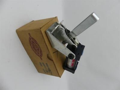 DE-STA-CO 807-U pneumatische Klemme