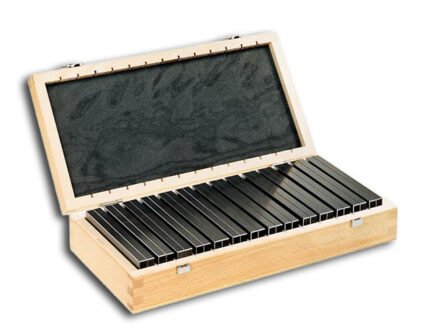 AMF Parallel shim set. Nm ISO 2768